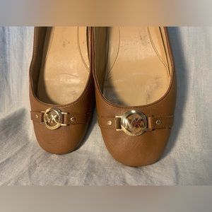 MICHAEL KORS Brown Leather Gold Hardware Flats 🤎🍂